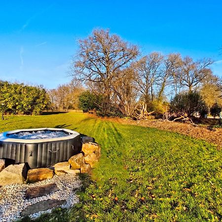 Villa Tagibao Avec Piscine Chauffee Et Spa Lesterps Bagian luar foto