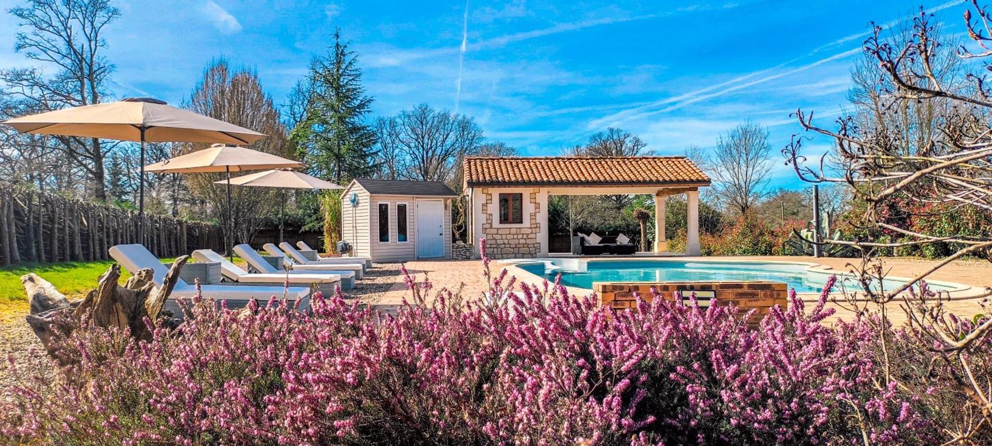 Villa Tagibao Avec Piscine Chauffee Et Spa Lesterps Bagian luar foto