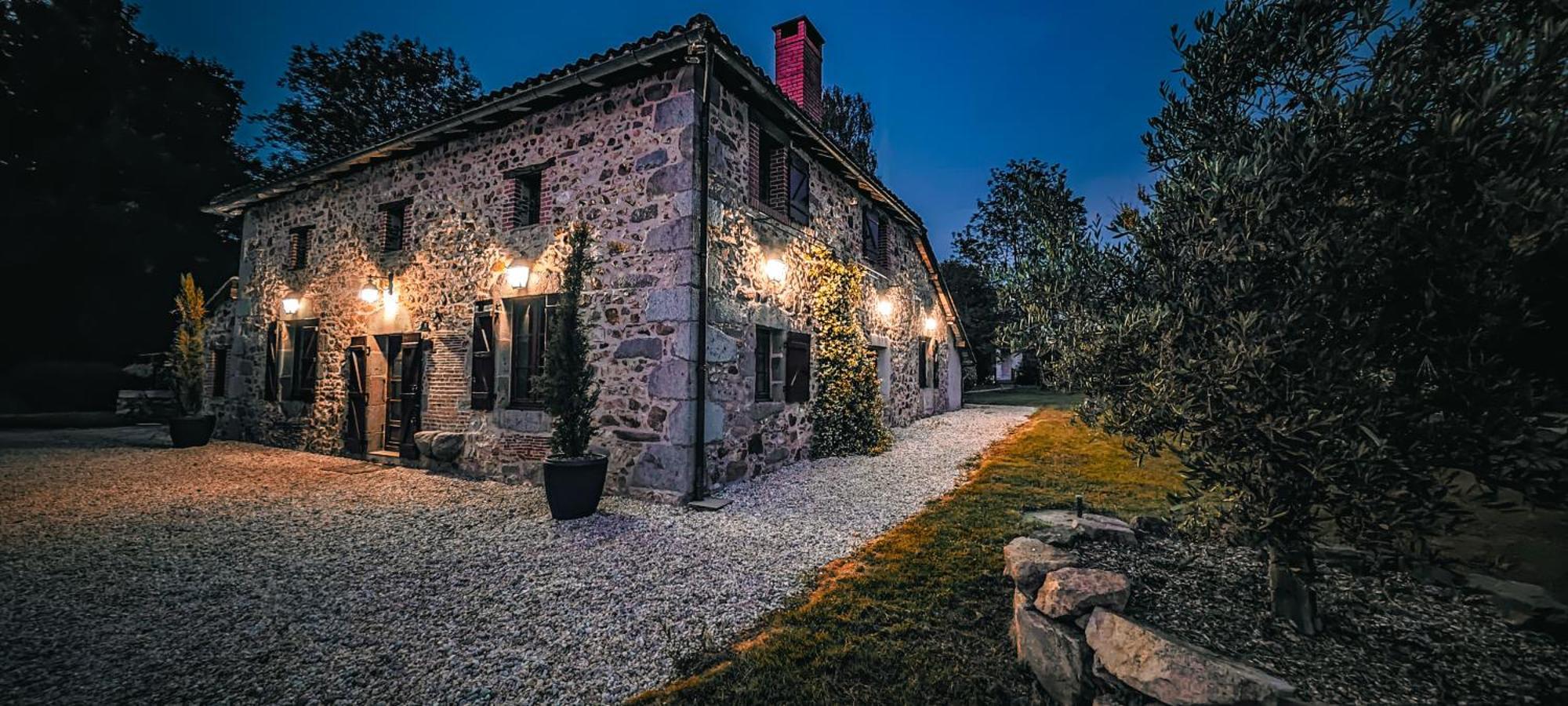 Villa Tagibao Avec Piscine Chauffee Et Spa Lesterps Bagian luar foto