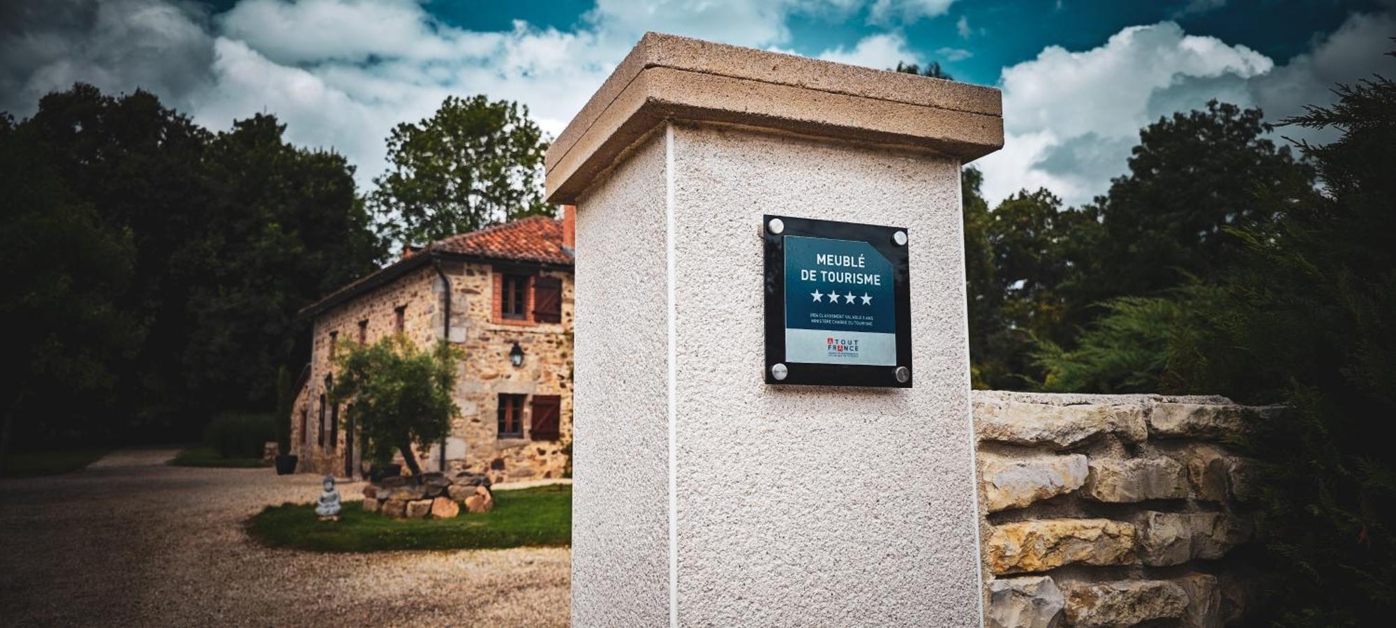 Villa Tagibao Avec Piscine Chauffee Et Spa Lesterps Bagian luar foto